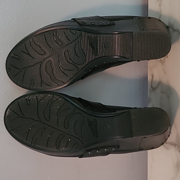 Dansko Francine Black Leather Studded Mules Heels Clogs Wmns EU 40 US 10-10.5 - Picture 13 of 15